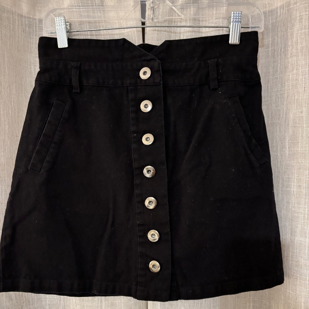 Mi Ami Women's High Waisted Black Denim Mini Skirt Size Medium With Buttons